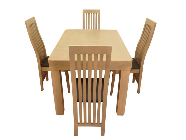 Piękny zestaw jasnych krzeseł do stołu