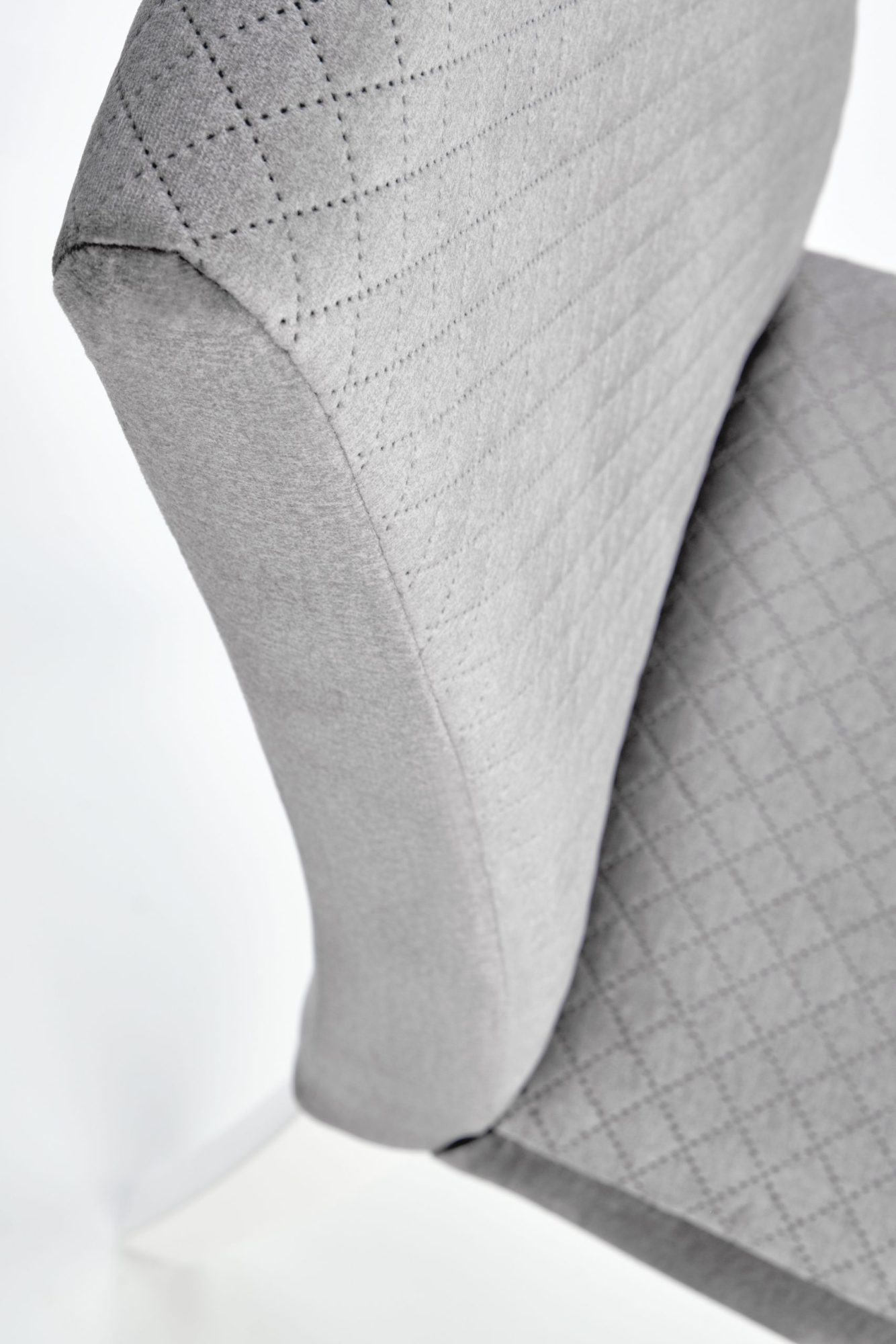 Krzesło tapicerowane nowoczesne szare zbliżenie REA 1