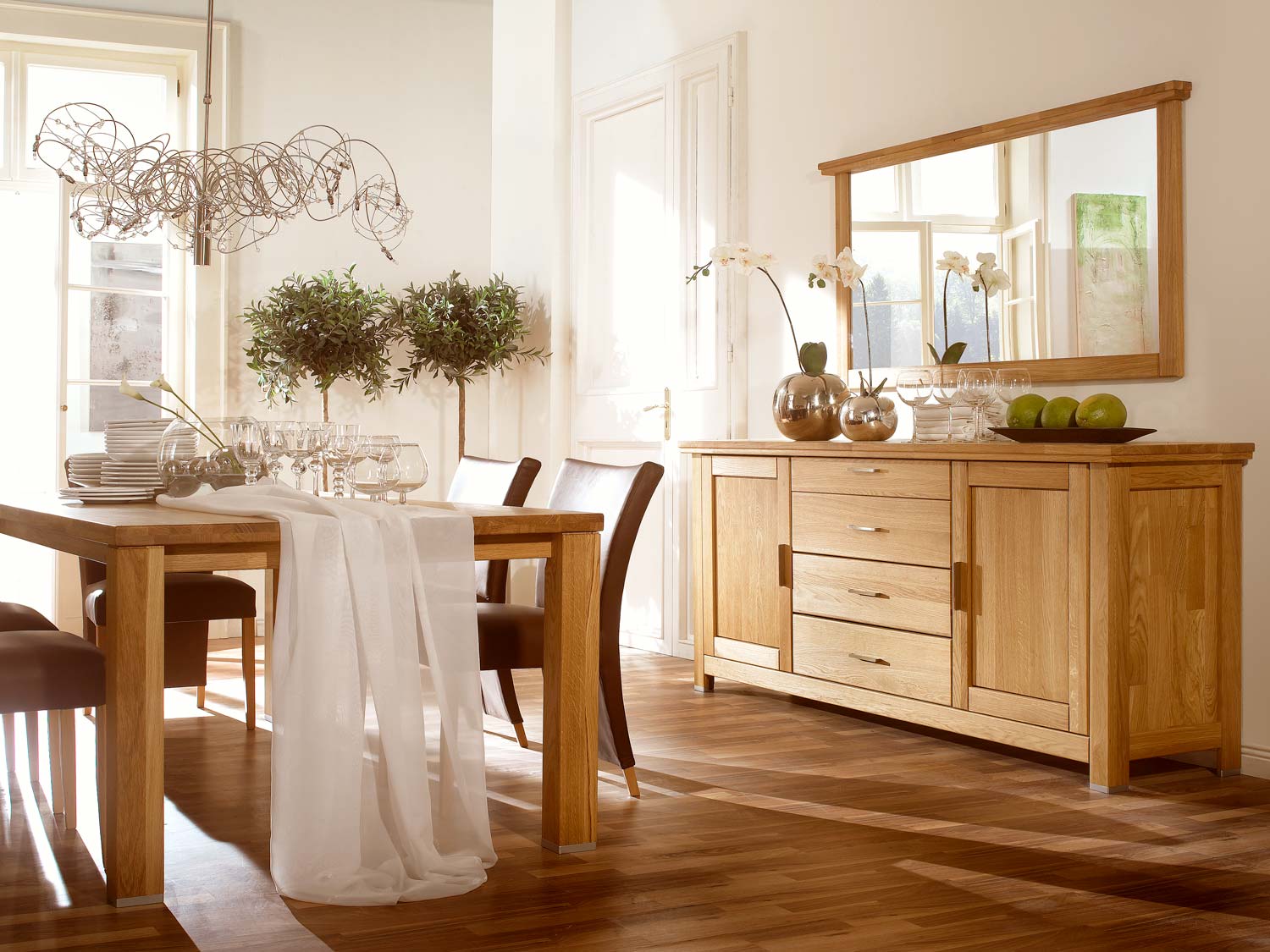 Duża komoda do salonu