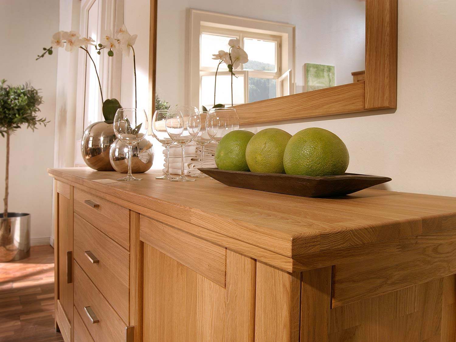 Duża komoda do salonu