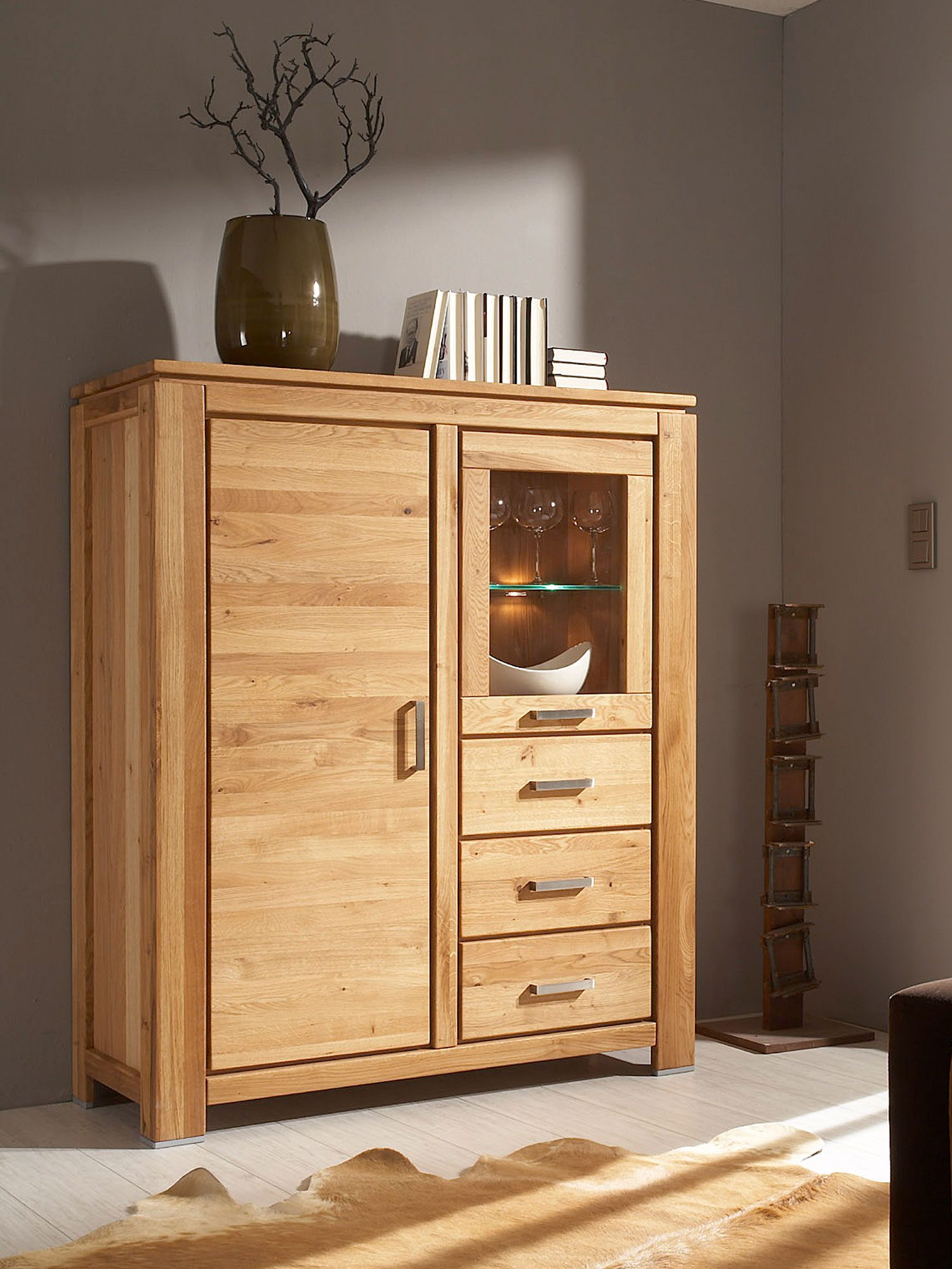 Dębowa szafka niska