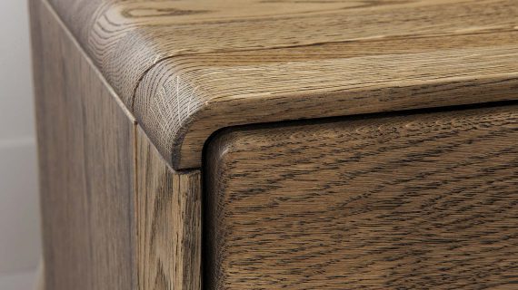 Miniaturka 1 - Detale drewniane szafki nocnej