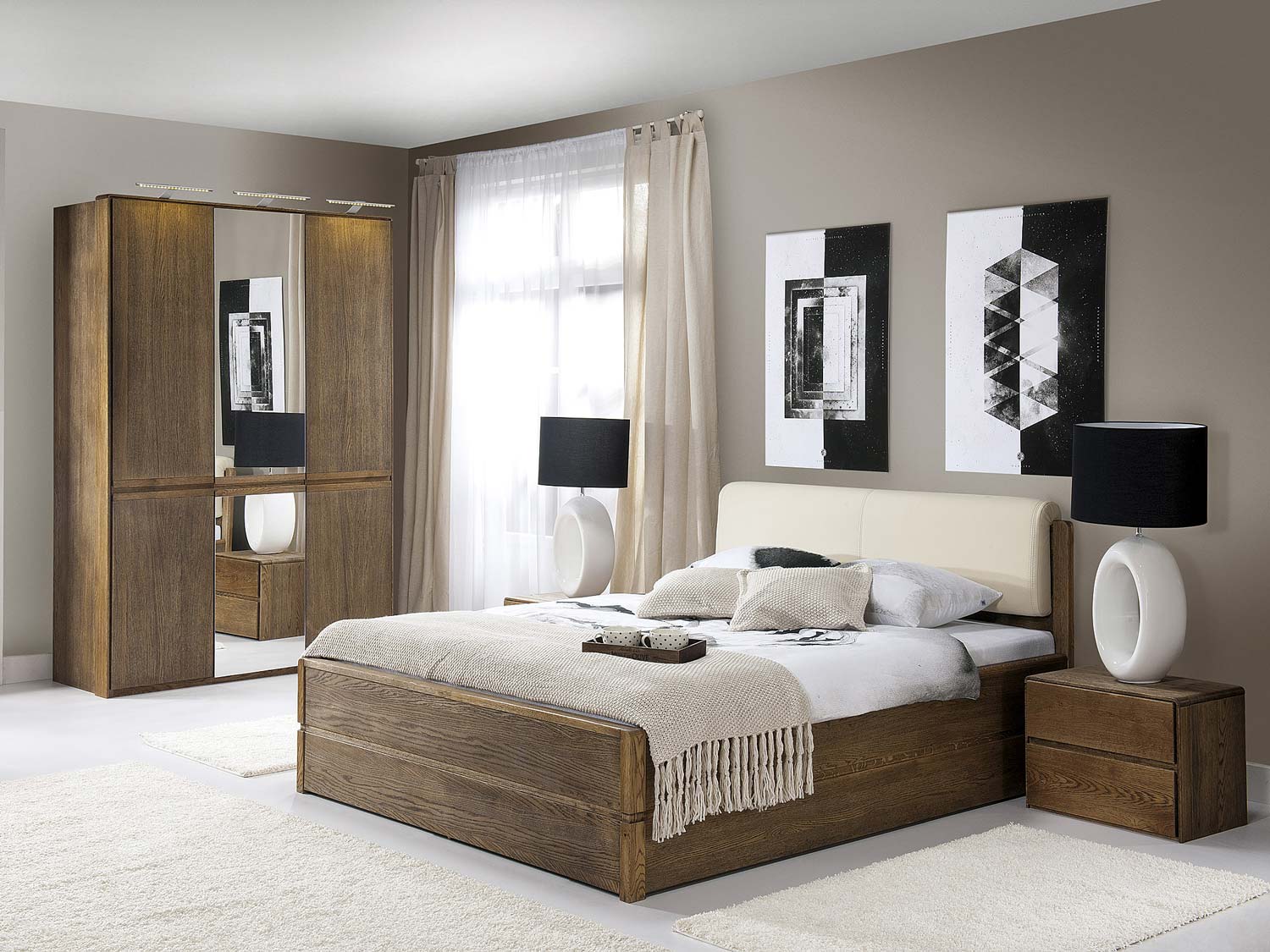 Przestronna sypialnia w stylu skandynawskim z drewnianymi akcentami i nowoczesnym designem Przestronna sypialnia w stylu skandynawskim z drewnianymi akcentami i nowoczesnym designem