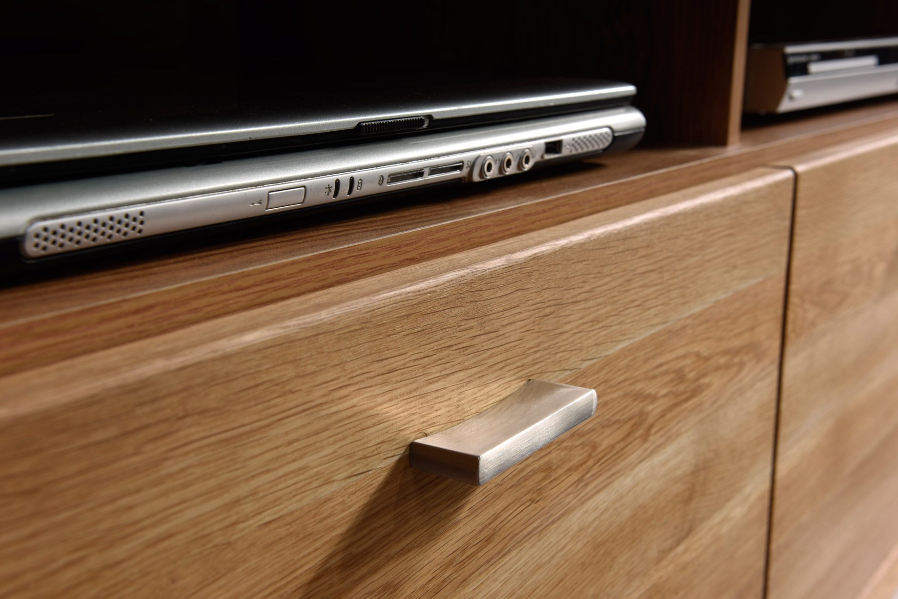 Szafka RTV detale Sakuro