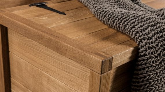 Miniaturka 1 - Duża skrzynia drewniana zbliżenie Hidos