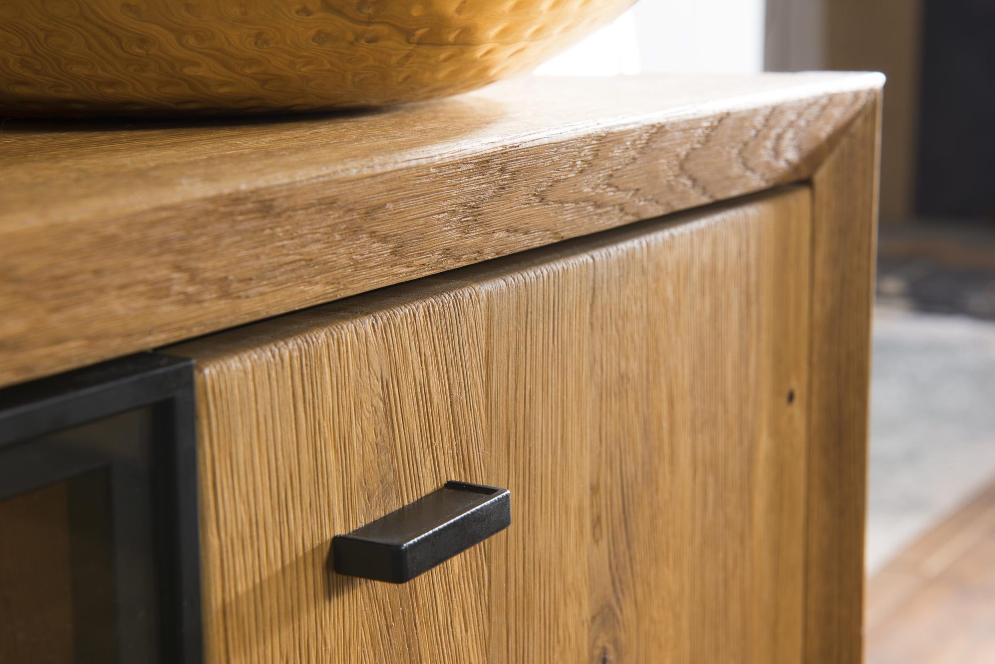 Komoda drewniana detale TOLEDO