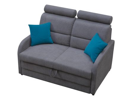 Mała Sofa do Pokoju szara niebieskie poduszki białe tło ASMARA
