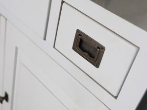 Miniatura 4 - Dřevěná bílá komoda detaily MENDOZ