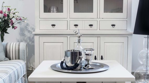 Miniaturka 4 - Kredens drewniany biały aranżacja FELIX