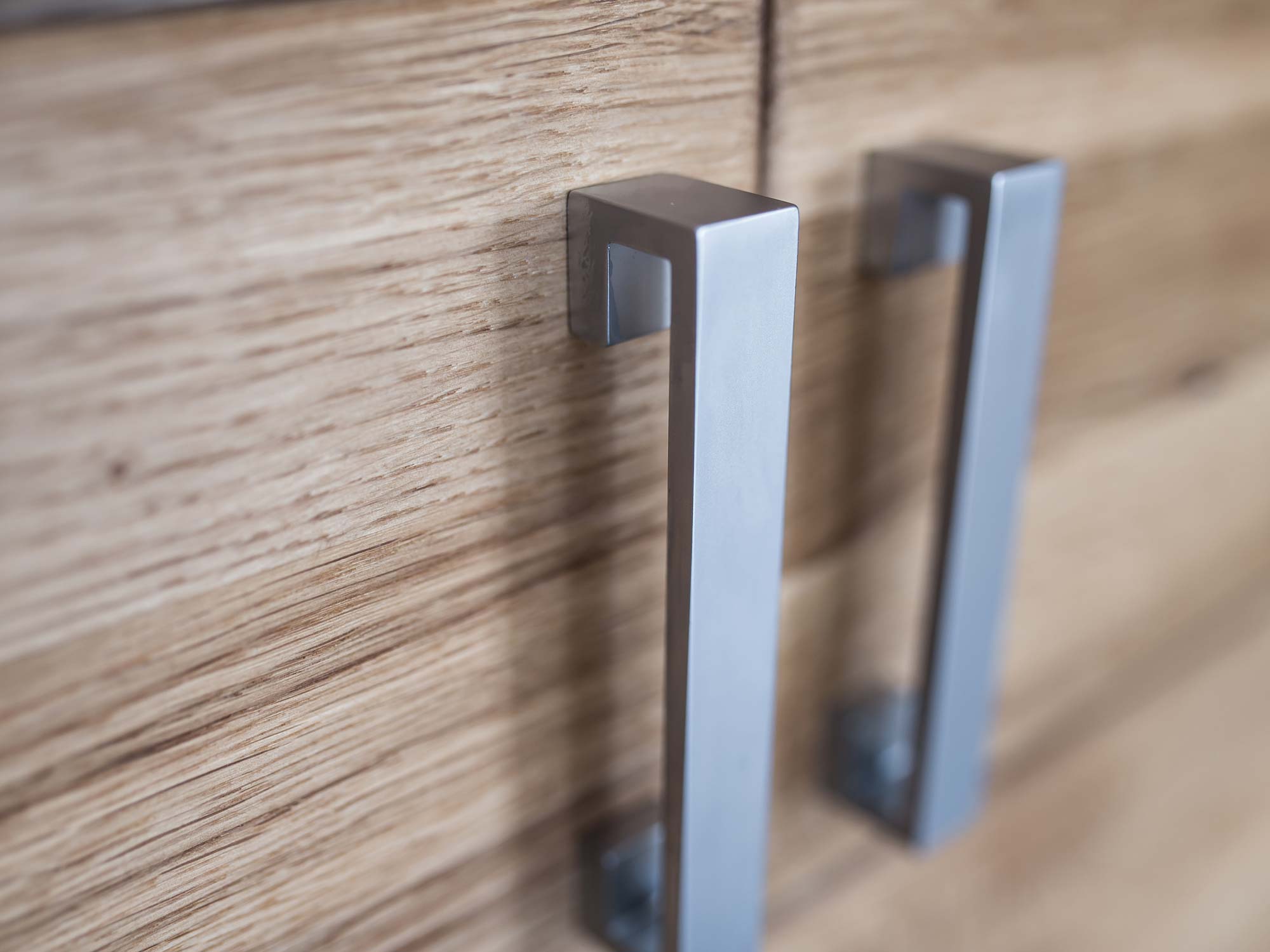 Duża Drewniana Komoda ALAMOS detal