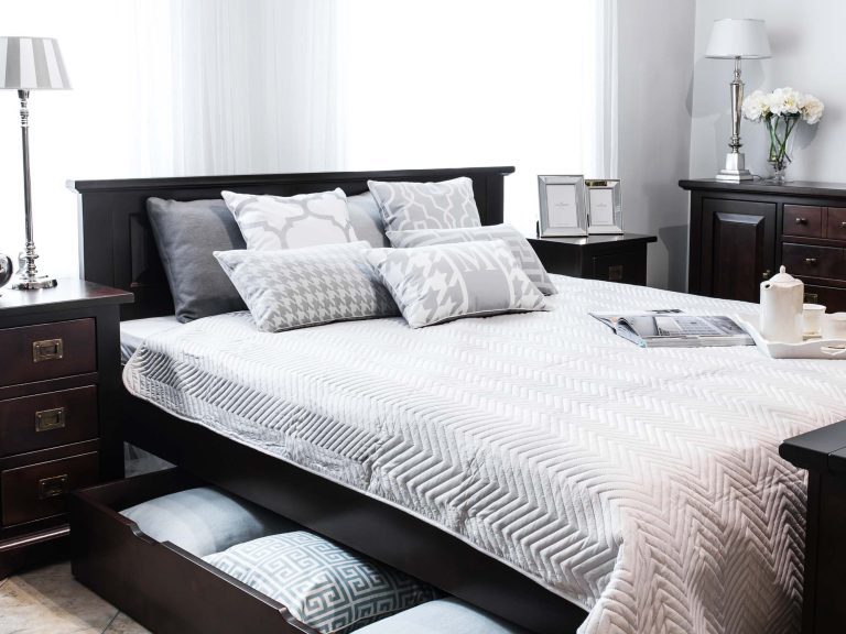 Drewniane Łóżko do Sypialni Jaki Rodzaj Drewna