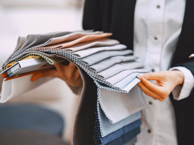 Skórzana Sofa czy w Tkaninie