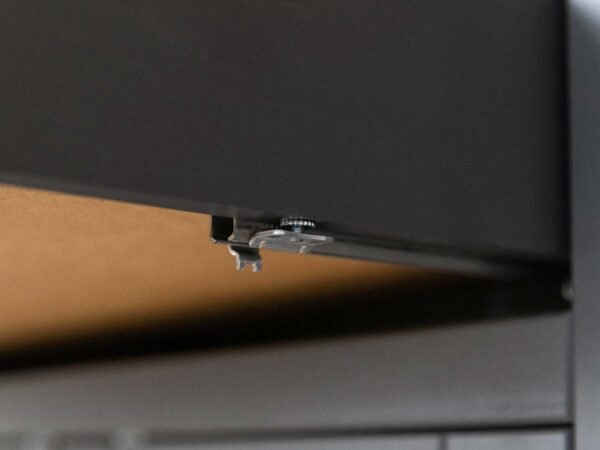 Klasyczny słupek do salonu grafit cichy domyk INGRID