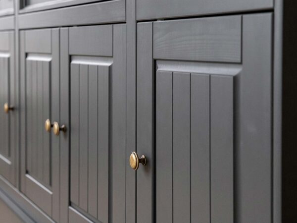 Solidna komoda z drewna litego drzwiczki grafit INGRID