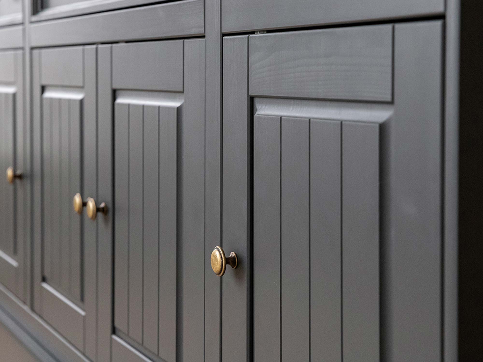 Solidna komoda z drewna litego drzwiczki grafit INGRID