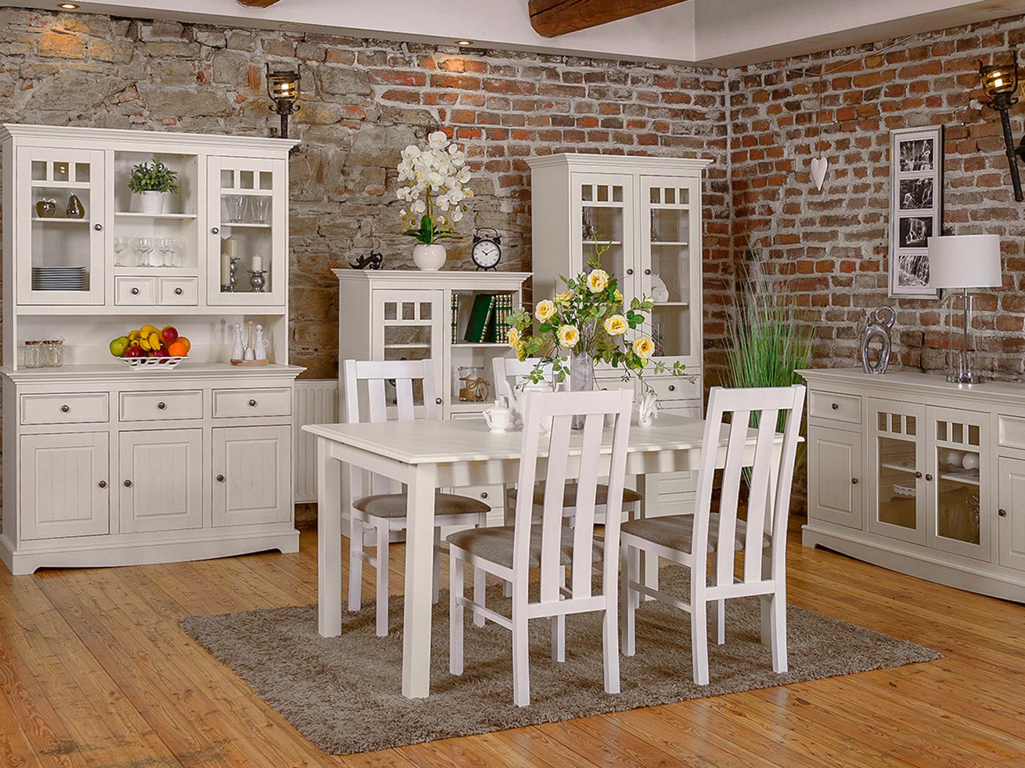 Biała klasyczna komoda drewniana jadalnia aranżacja INGRID