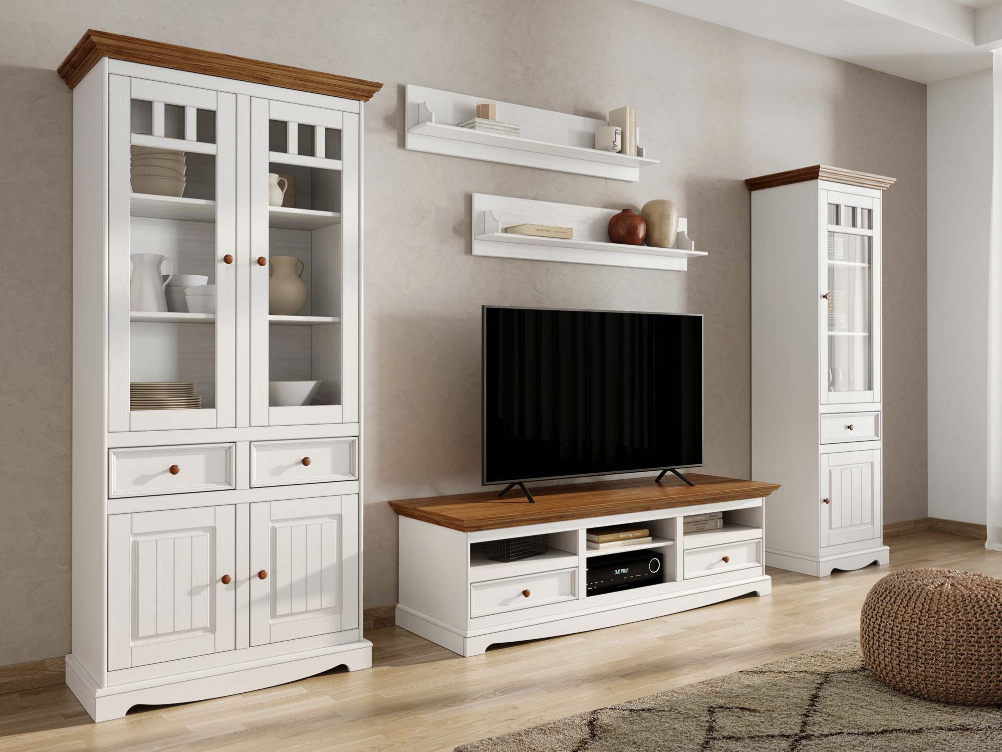 Witryna w stylu prowansalskim biały dąb aranżacja salon INGRID Szafka RTV Biała z Drewnianym Blatem Pomysły na Aranżacje