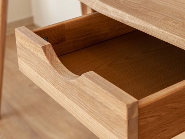 Biurko toaletka z litego drewna otwarta szuflada JENS