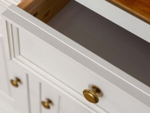 Miniaturka 6 - Biała klasyczna komoda drewniana uchwyty stare złoto INGRID