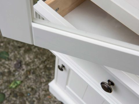 Klasyczny słupek do salonu biały detale INGRID Klasyczny słupek do salonu biały detale INGRID