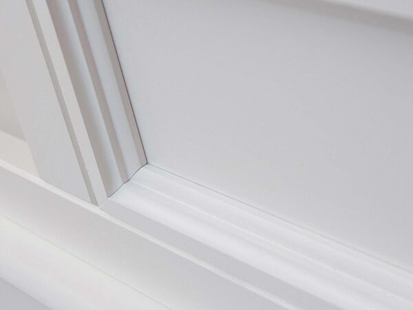 Szafa bieliźniarka drewniana drzwiczki drzwiczki detale INGRID