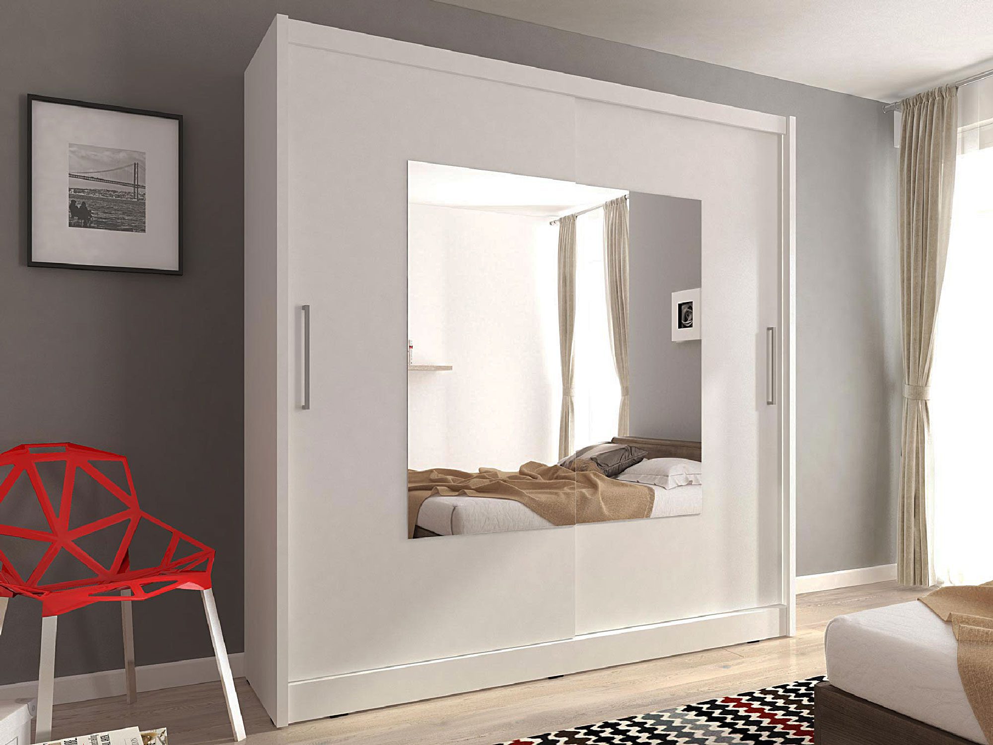 Moderní skříň se zrcadlem v bílé barvě ve stylu minimalistickém