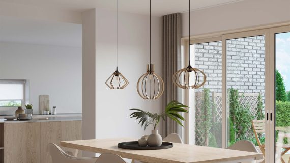 Miniaturka 4 - Drewniany stół z trzema lampami wiszącymi – nowoczesna jadalnia