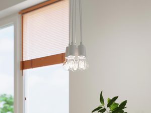 Miniatura 15 - Detail na bílou trojitou lampu stropní se žárovkami LED