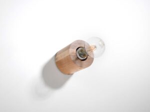 Miniaturka 1 - Efekt świetlny na ścianie od drewnianej lampy z żarówką LED