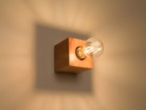 Miniatura 2 - Dřevěná nástěnná lampa z žárovkou – teplé světlo v minimalistickém stylu