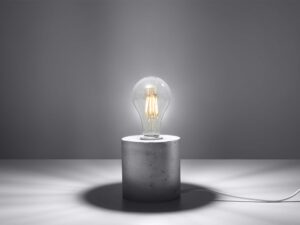 Miniaturka 2 - Industrialna lampa stołowa z szarą betonową podstawą i stylową żarówką