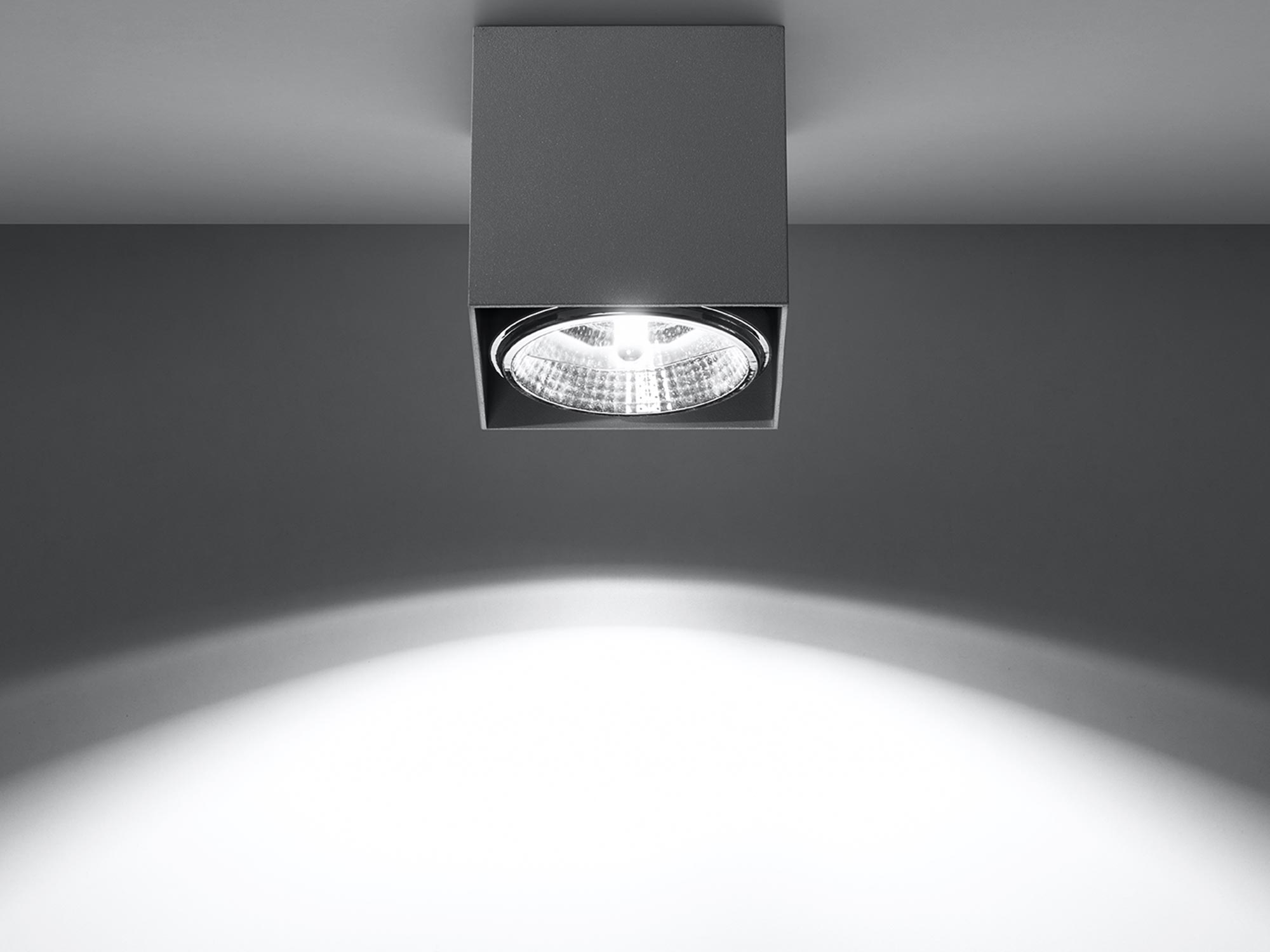 Szara oprawa LED natynkowa z głębokim osadzeniem światła Szara oprawa LED natynkowa z głębokim osadzeniem światła