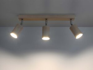 Miniaturka 2 - Drewniana oprawa sufitowa z trzema reflektorami kierunkowymi