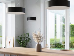 Miniatura 10 - LED lampa závěsná černá, v světlým interiéru jídelny