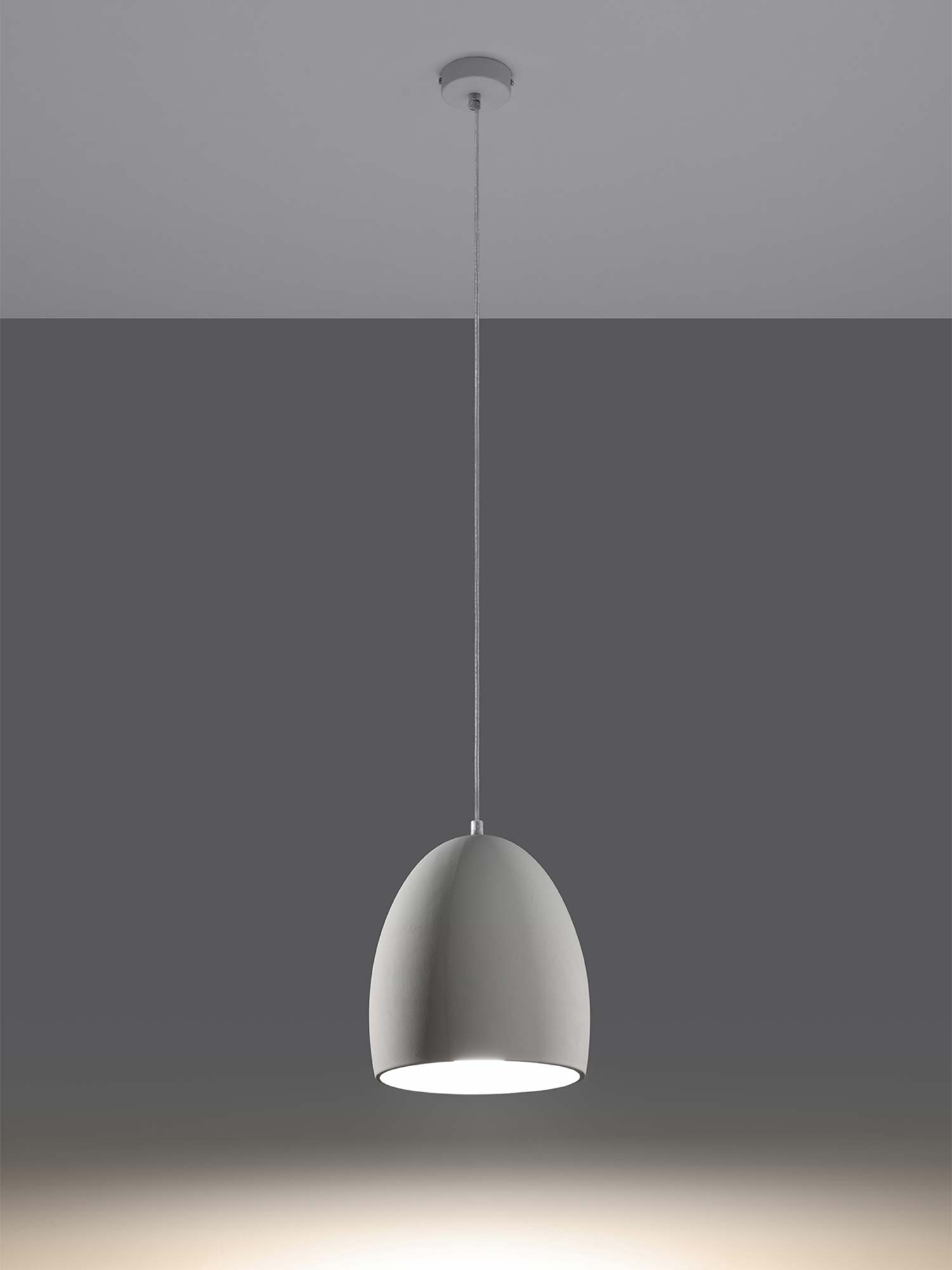 Lampa wisząca w kształcie kropli z matowym kloszem Lampa wisząca w kształcie kropli z matowym kloszem