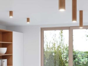 Miniaturka 3 - Drewniana szyna LED z reflektorami zamontowana w kuchni
