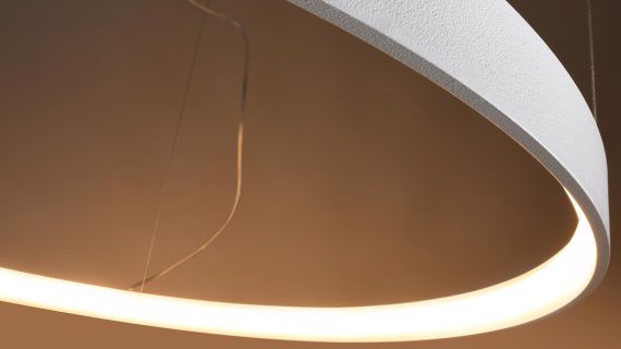 Miniaturka 24 - Lampa LED w ciepłym odcieniu