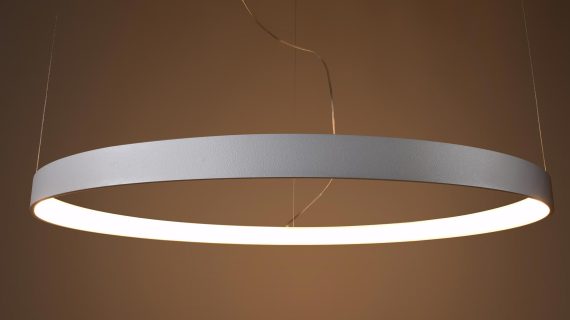 Miniaturka 15 - Nowoczesna lampa LED z białym pierścieniem do salonu