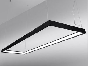 Miniaturka 8 - Czarna lampa LED zawieszona na cienkich linkach w białym wnętrzu