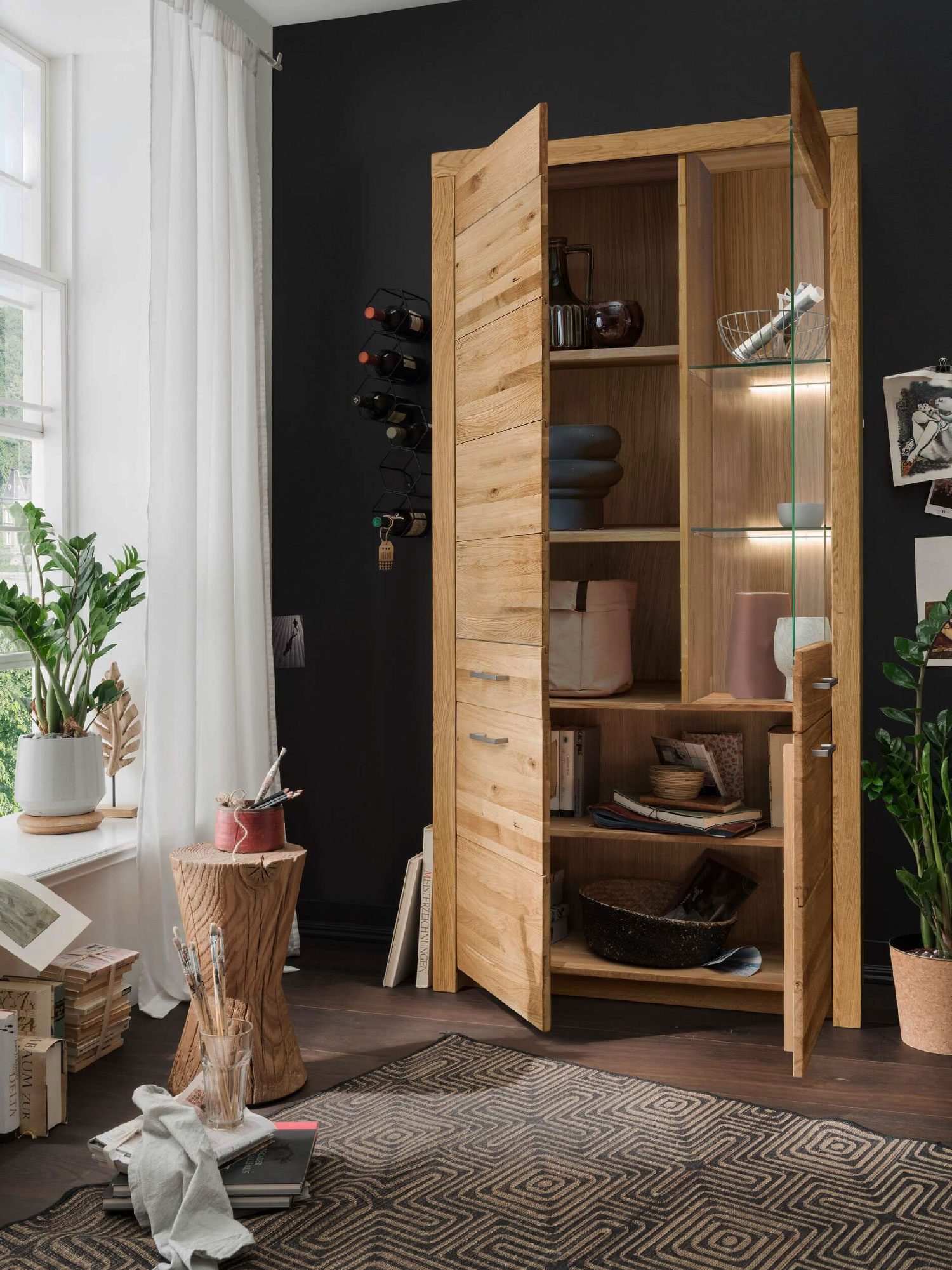 Wąska witryna z dębu naturalnego z szufladą i półkami