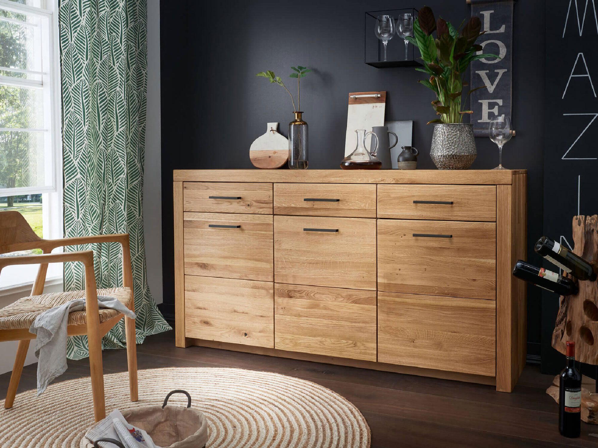 Komoda z naturalnego drewna dębowego z szufladami i szafkami