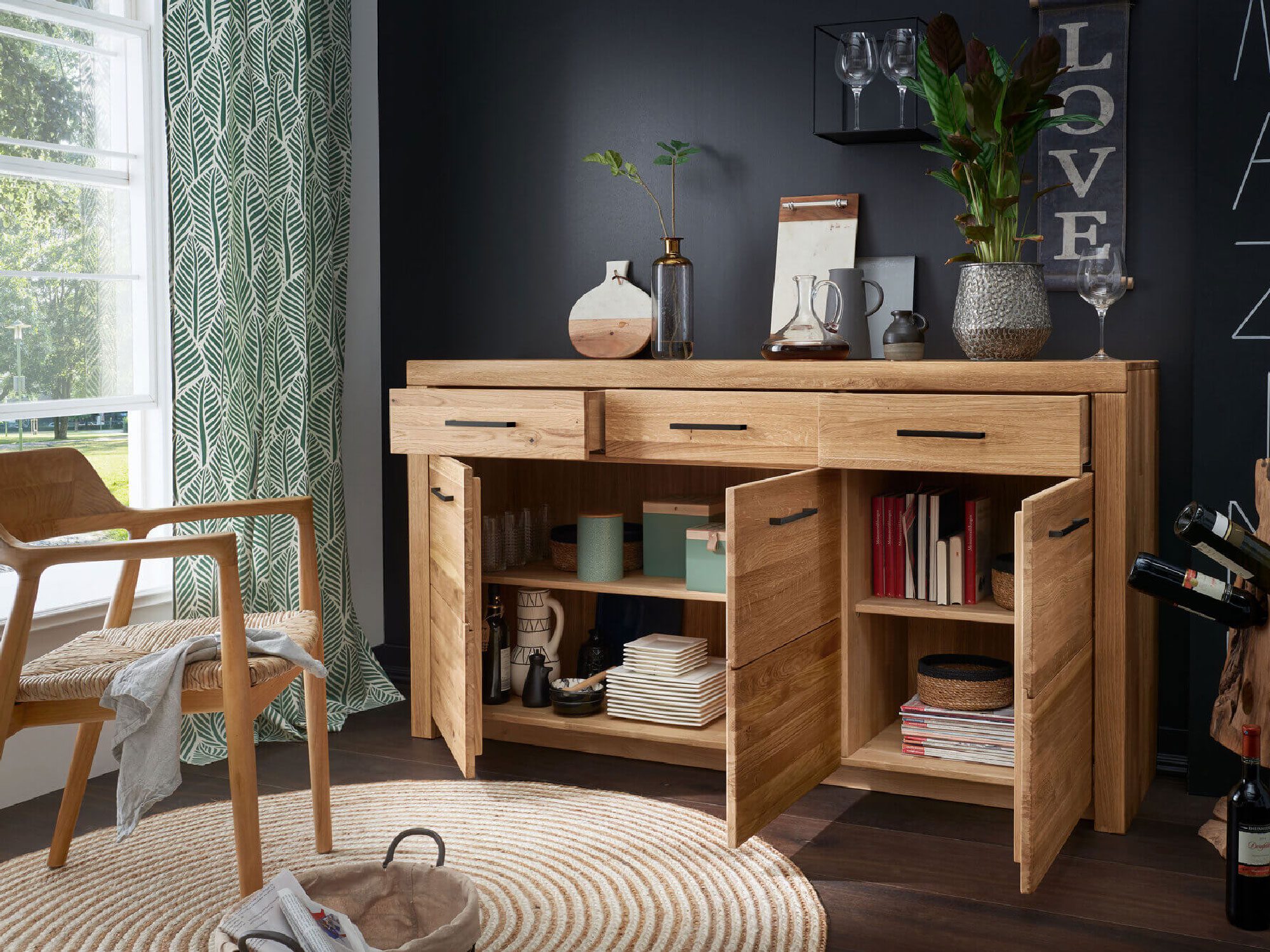 Elegancka drewniana komoda