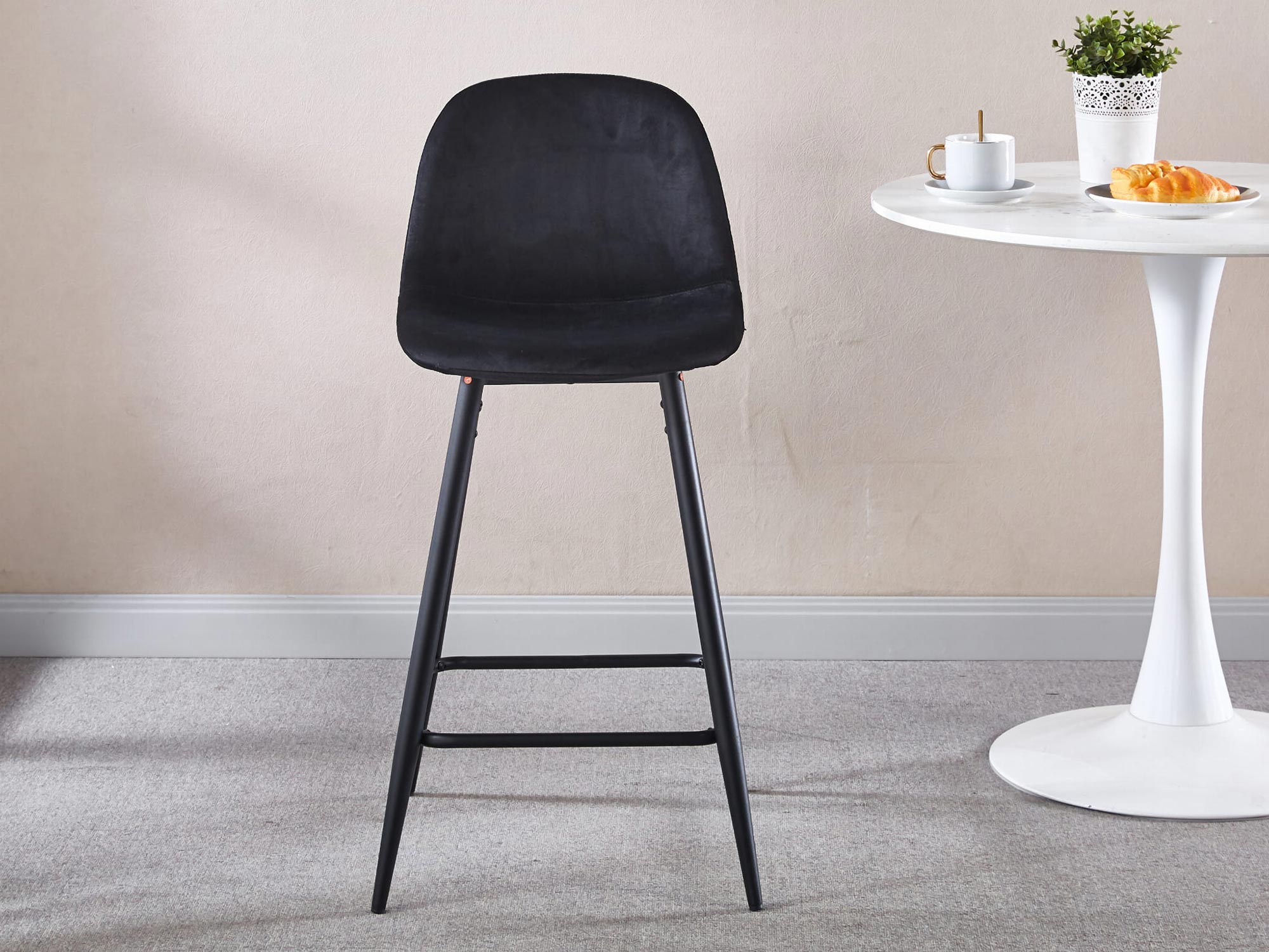 Designerskie krzesła barowe, nowoczesny styl, geometryczny kształt