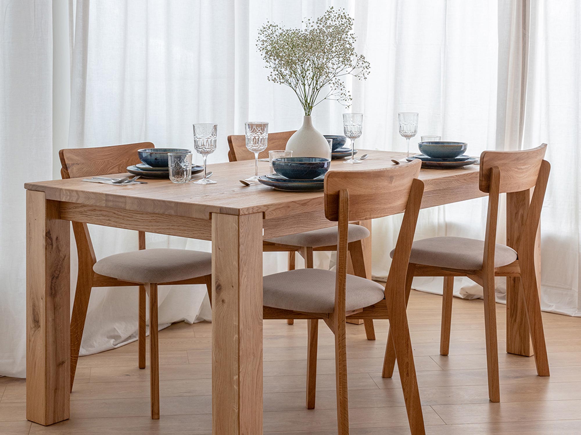 Industrialny stół dębowy z masywnym blatem do jadalni