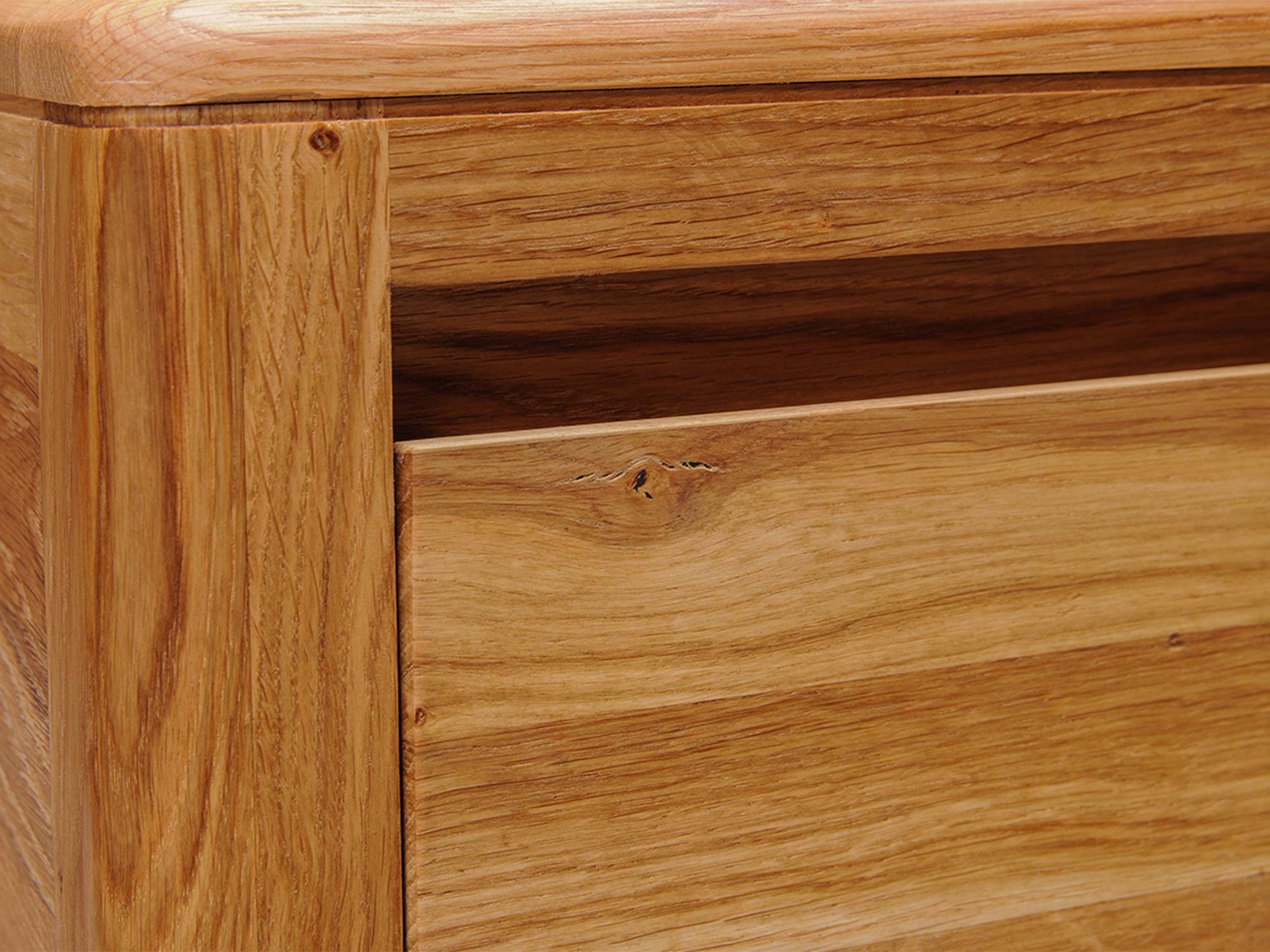 Detal drewna w komodzie