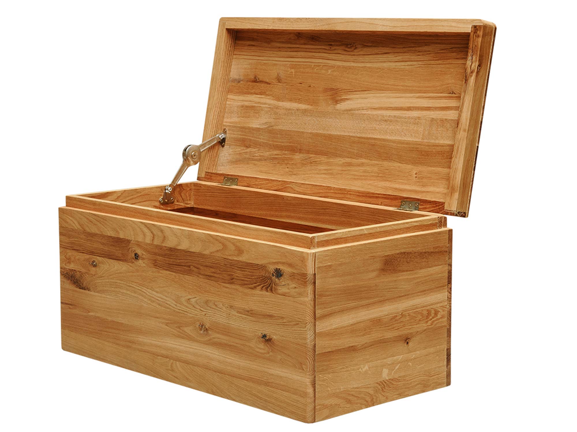 Skrzynia z litego drewna z widocznymi sękami