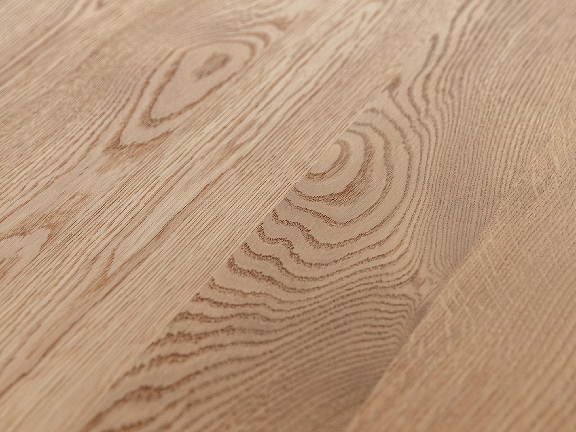 Zbliżenie na usłojenie blatu z litego dębu