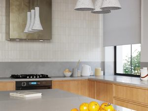 Miniaturka 5 - Trzy lampy wiszące z betonu nad wyspą kuchenną