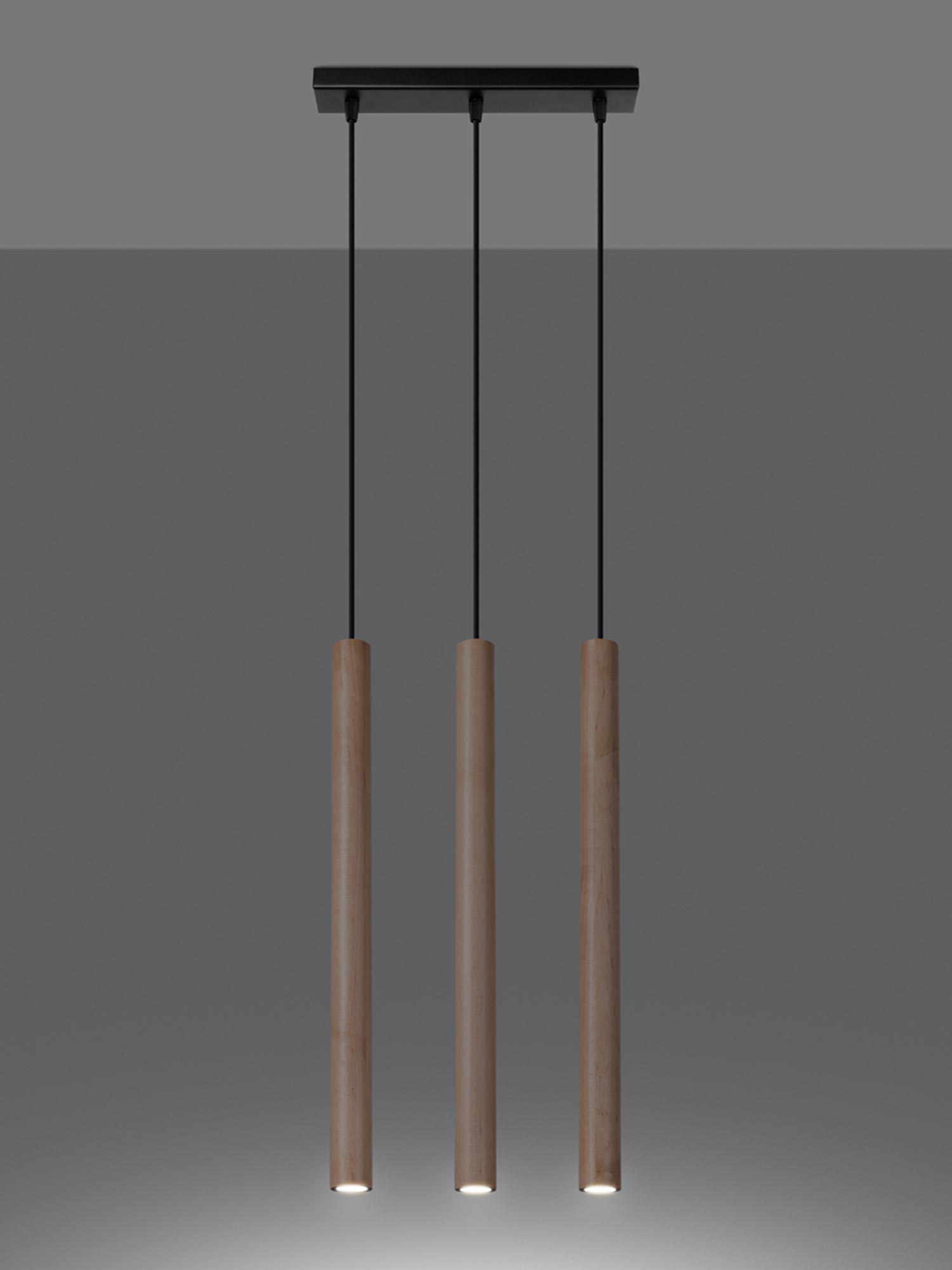 Lampa wisząca z trzema drewnianymi zwisami Lampa wisząca z trzema drewnianymi zwisami