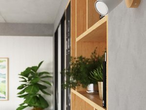 Miniaturka 6 - Zbliżenie na biały reflektor LED w kształcie tuby, montowany pod sufitem